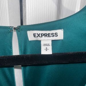 Long sleeve express dress